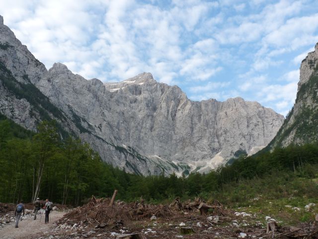 A képhez tartozó alt jellemző üres; 20241018_101325.jpg a fájlnév