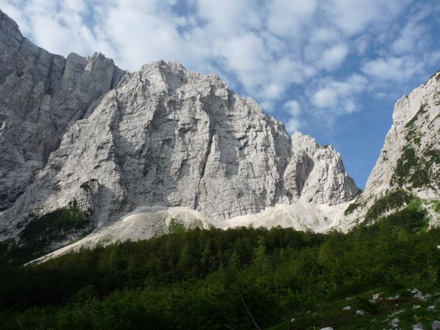 A képhez tartozó alt jellemző üres; 20241018_101325.jpg a fájlnév
